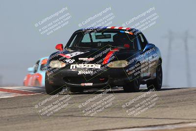 media/Oct-26-2025-CalClub SCCA (Sun) [[8ce1e69566]]/Group 5/Grapevine/